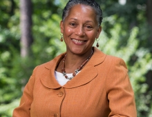 Headshot of Gloria Thomas '85